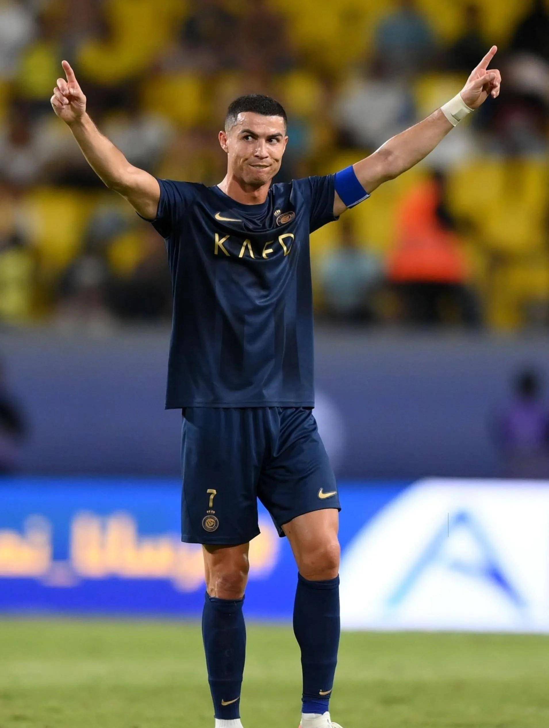 亚沙里稳健复出，80次传球仅失误6次，并送出一次全场最佳进攻机会的长传