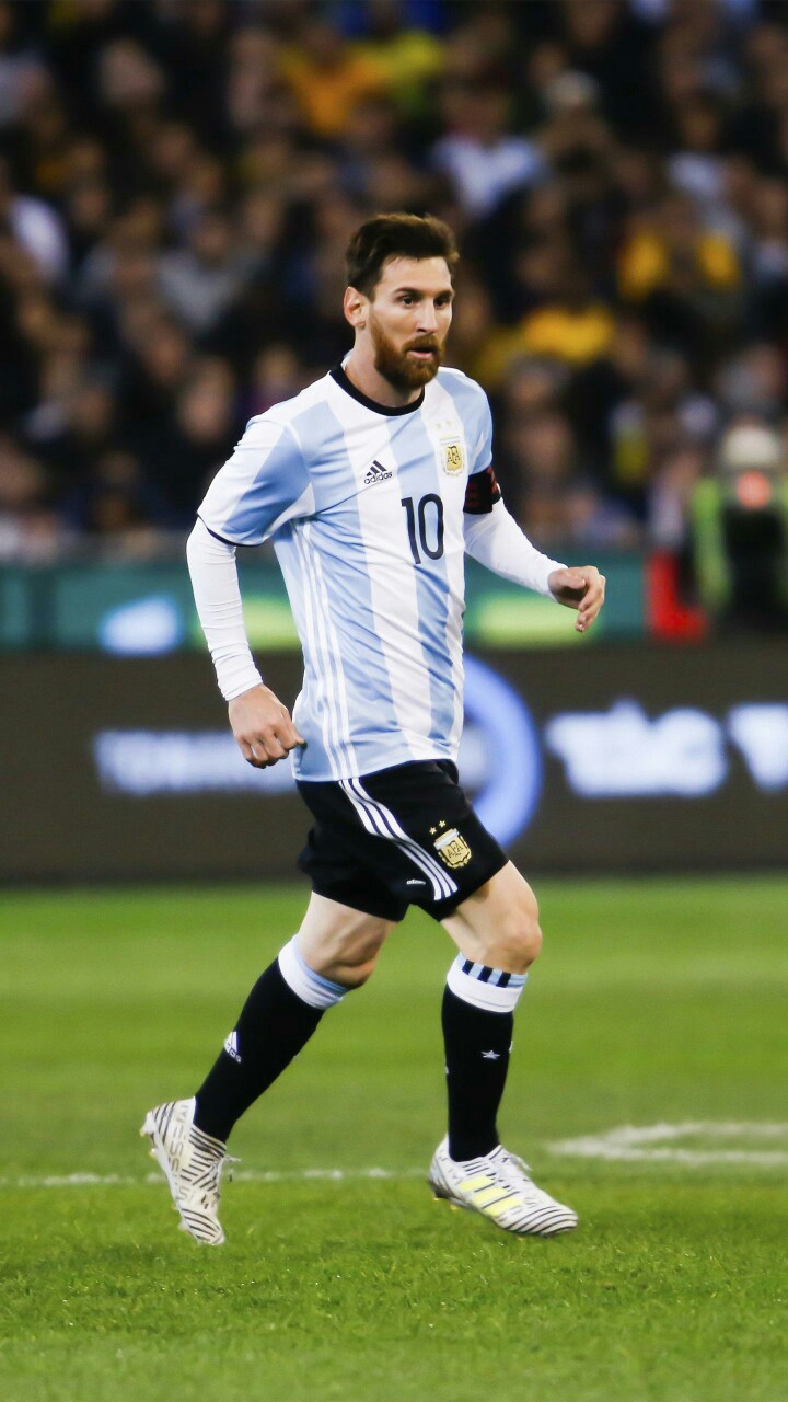 演员潘粤明批评国安：越南也输，你们真行