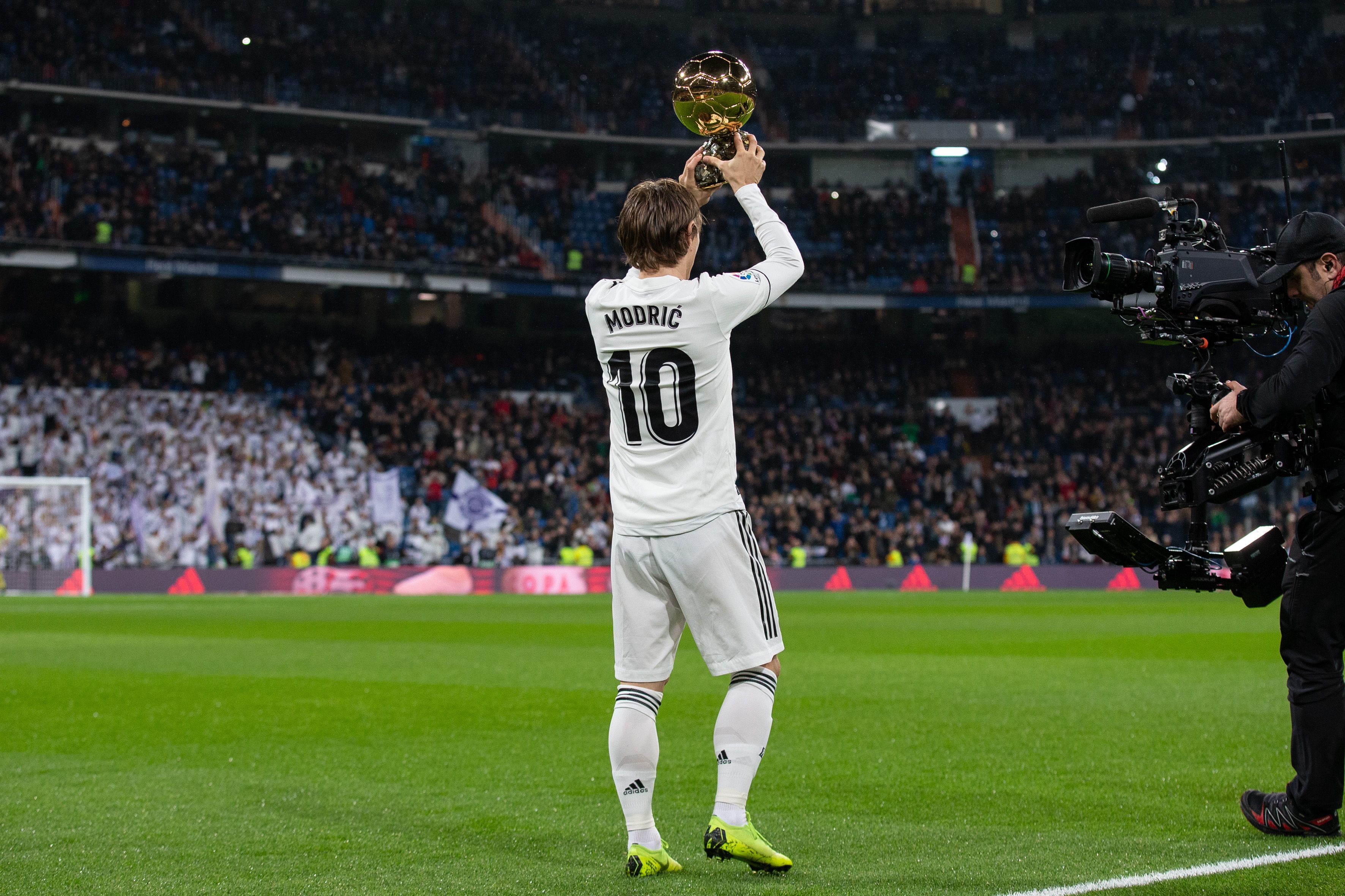 半场战报：门兴0-0莱比锡，比赛沉闷，两支球队总计0射正