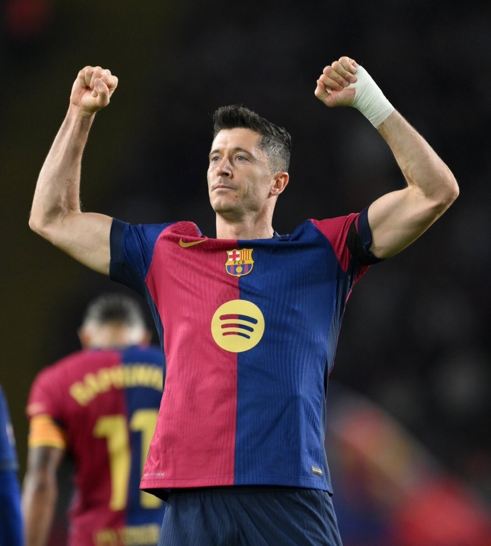 杨乐乐带儿子飞成都参加马术比赛，汪涵又缺席，沐沐露脸更像妈妈